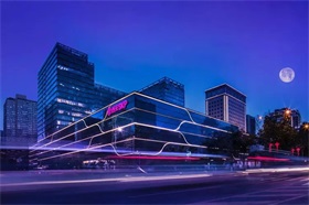 再刷纪录！9500车位全球最大汽车运输船上海首航赴欧