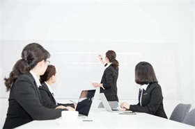 实探分红险市场：机构火力全开 客户持观望态度