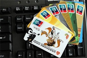 再刷纪录！9500车位全球最大汽车运输船上海首航赴欧